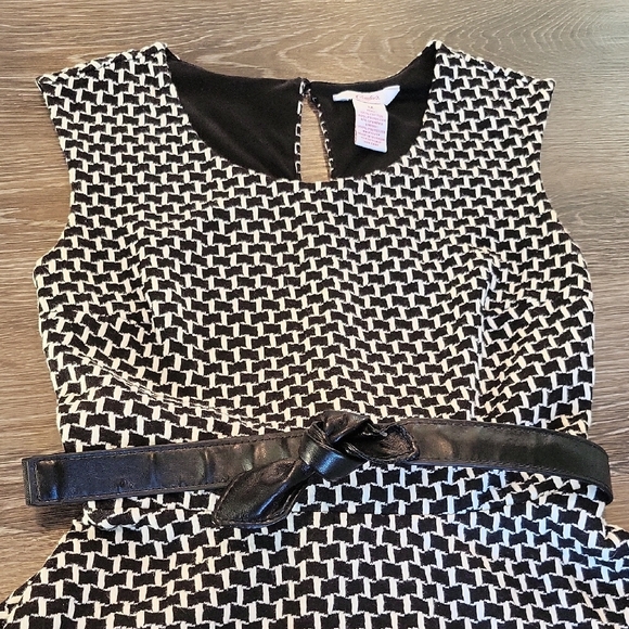 Candie's Black & White Chic Dress - Picture 5 of 5